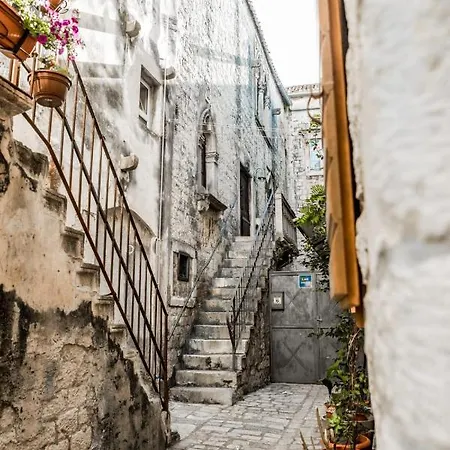 Apartment With Terrace And Sea View - Lucic Trogir Exterior photo