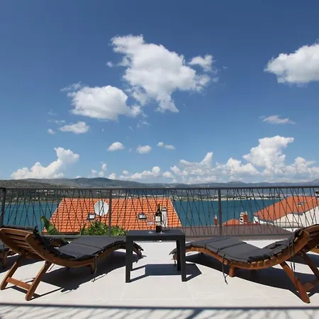 Apartment With Terrace And Sea View - Lucic Trogir Exterior photo