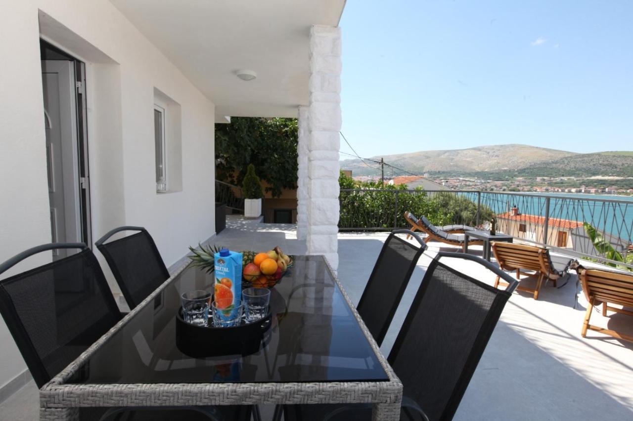 With Terrace And Sea View - Lucic Apartment *