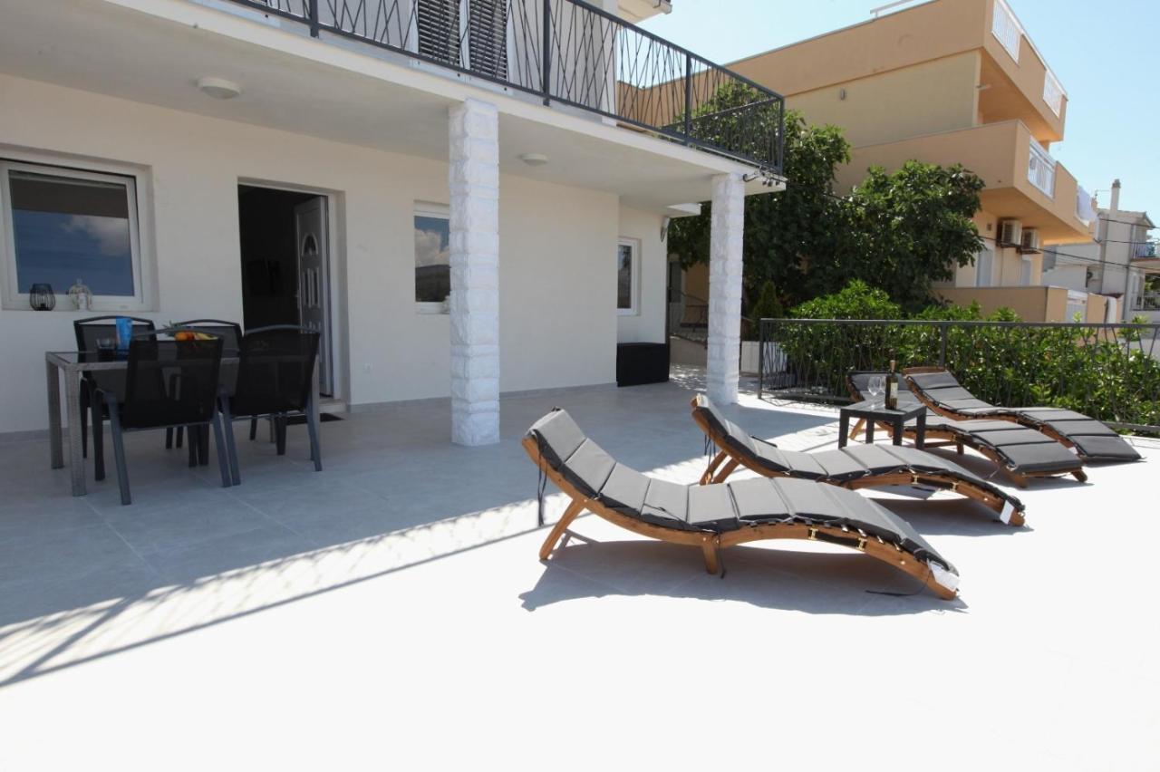With Terrace And Sea View - Lucic