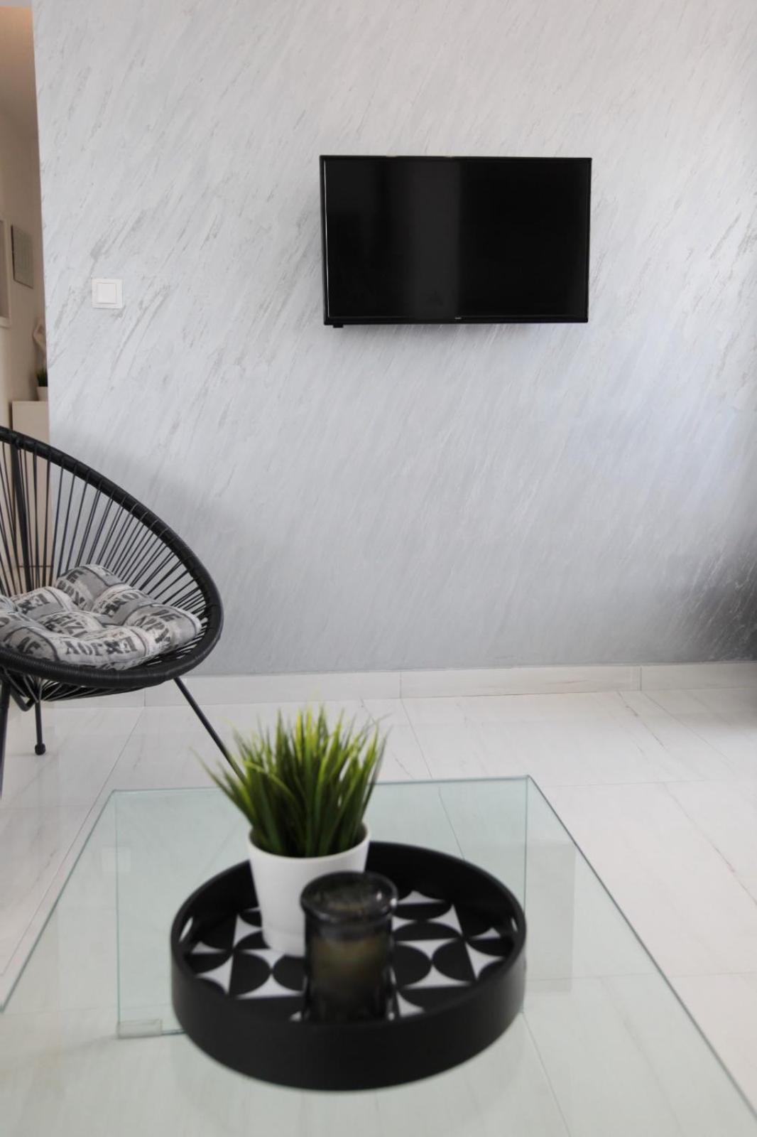 With Terrace And Sea View - Lucic Apartment Trogir